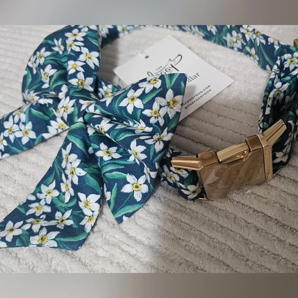 The Foggy Dog Green Floral Lady Bow Dog Collar (M)